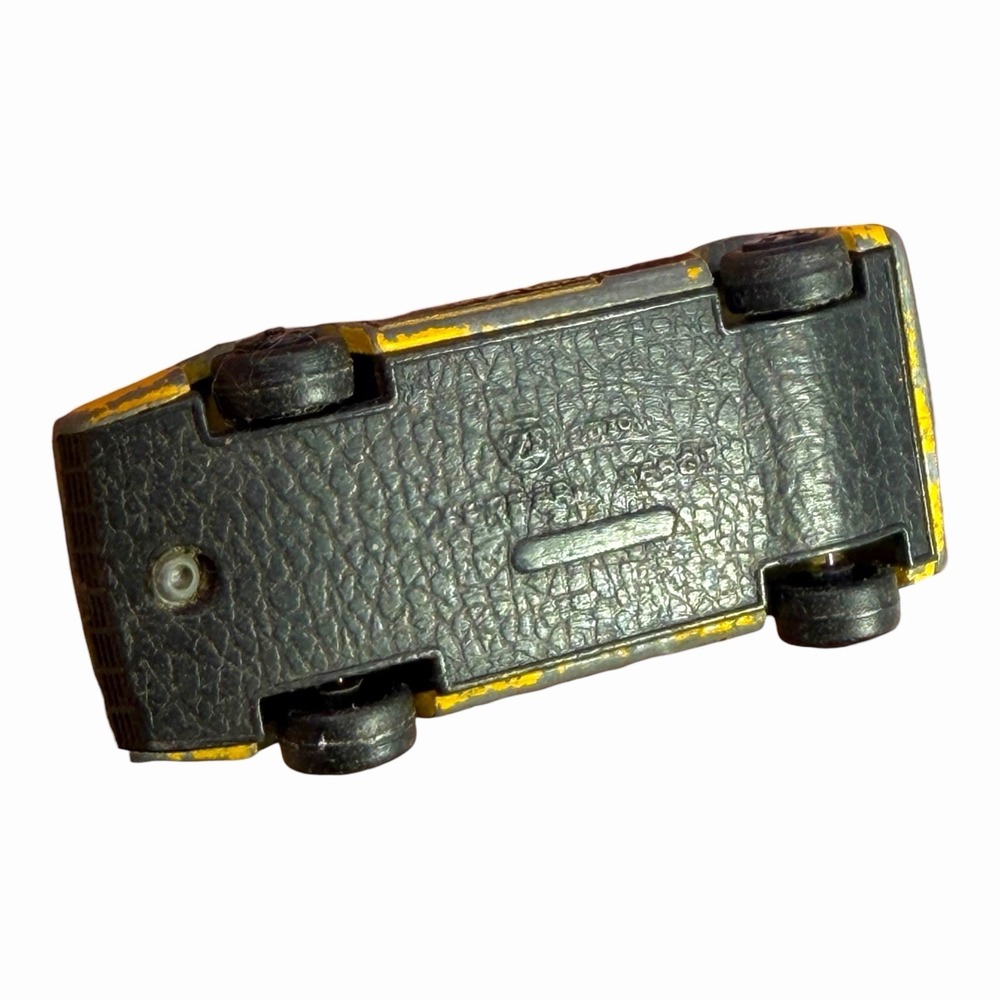 1:64 Zylmex Zee Toys D70 Ferrari 365 GT Berlinetta Boxer‎ Yellow Black Interior - Picture 13 of 13
